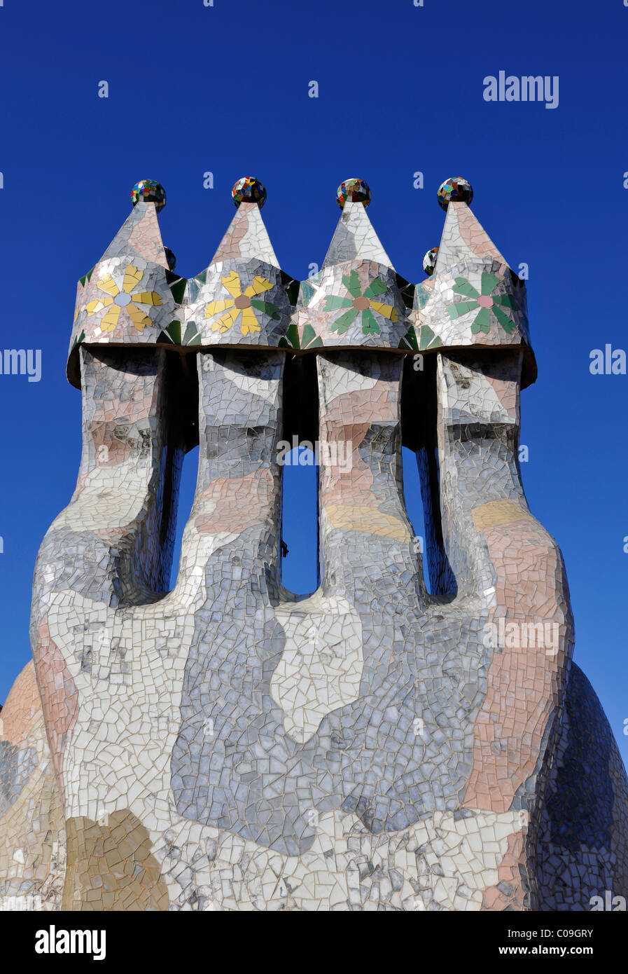 Vue détaillée de la structure du toit symbolisant les écailles d'un dragon, La Casa Batllo, conçu par Antoni Gaudi Banque D'Images