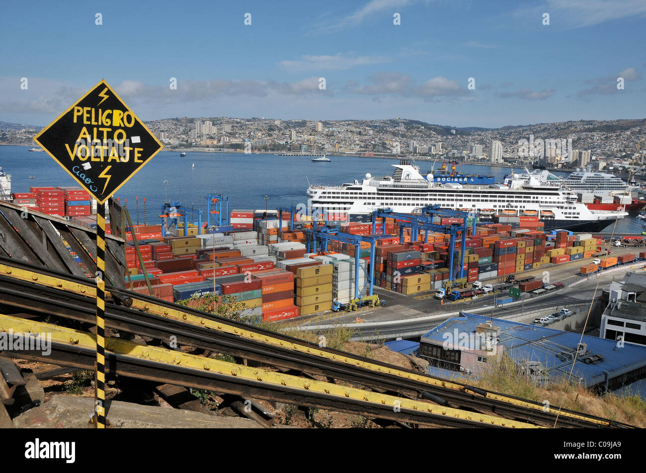 Bateaux de croisière du port de Valparaiso Chili Amérique du Sud Banque D'Images