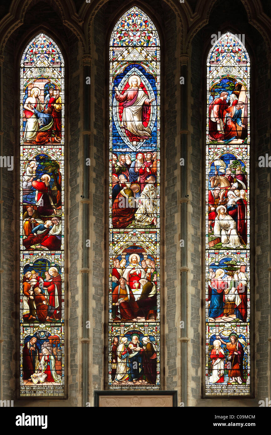 La fenêtre de l'église vitraux dans le chœur, La Cathédrale Saint Cainnech Canice ou la Cathédrale St., Kilkenny, comté de Kilkenny, Irlande Banque D'Images