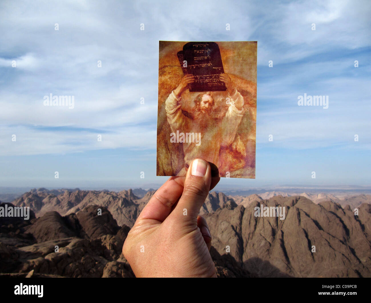 Carte postale avec l'image peinte par Rubens montrant Moïse avec les tables contenant les 10 Commandements Banque D'Images