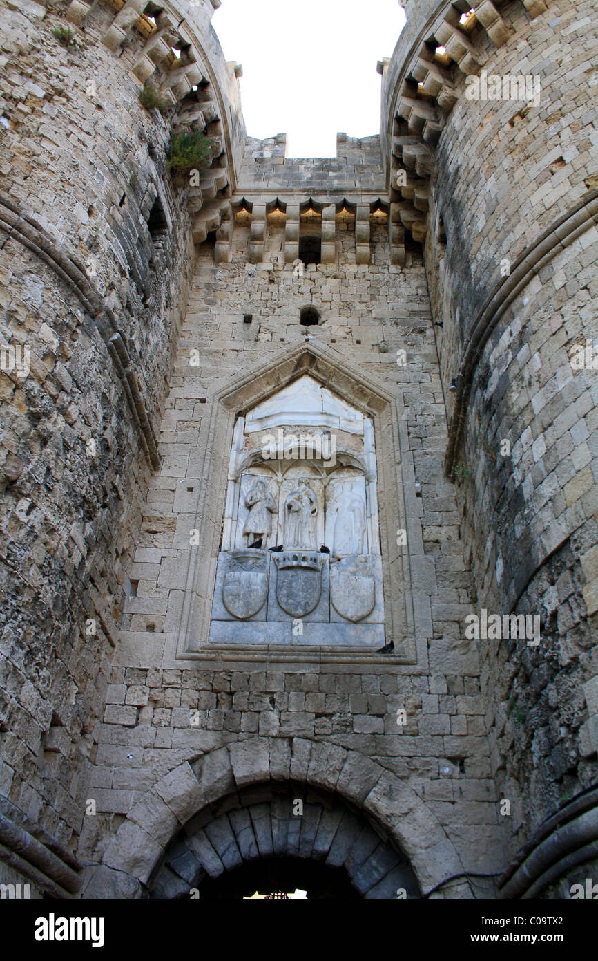 Détail de l'entrée principale du palais du Grand Maître des Chevaliers de Rhodes, Grèce Banque D'Images