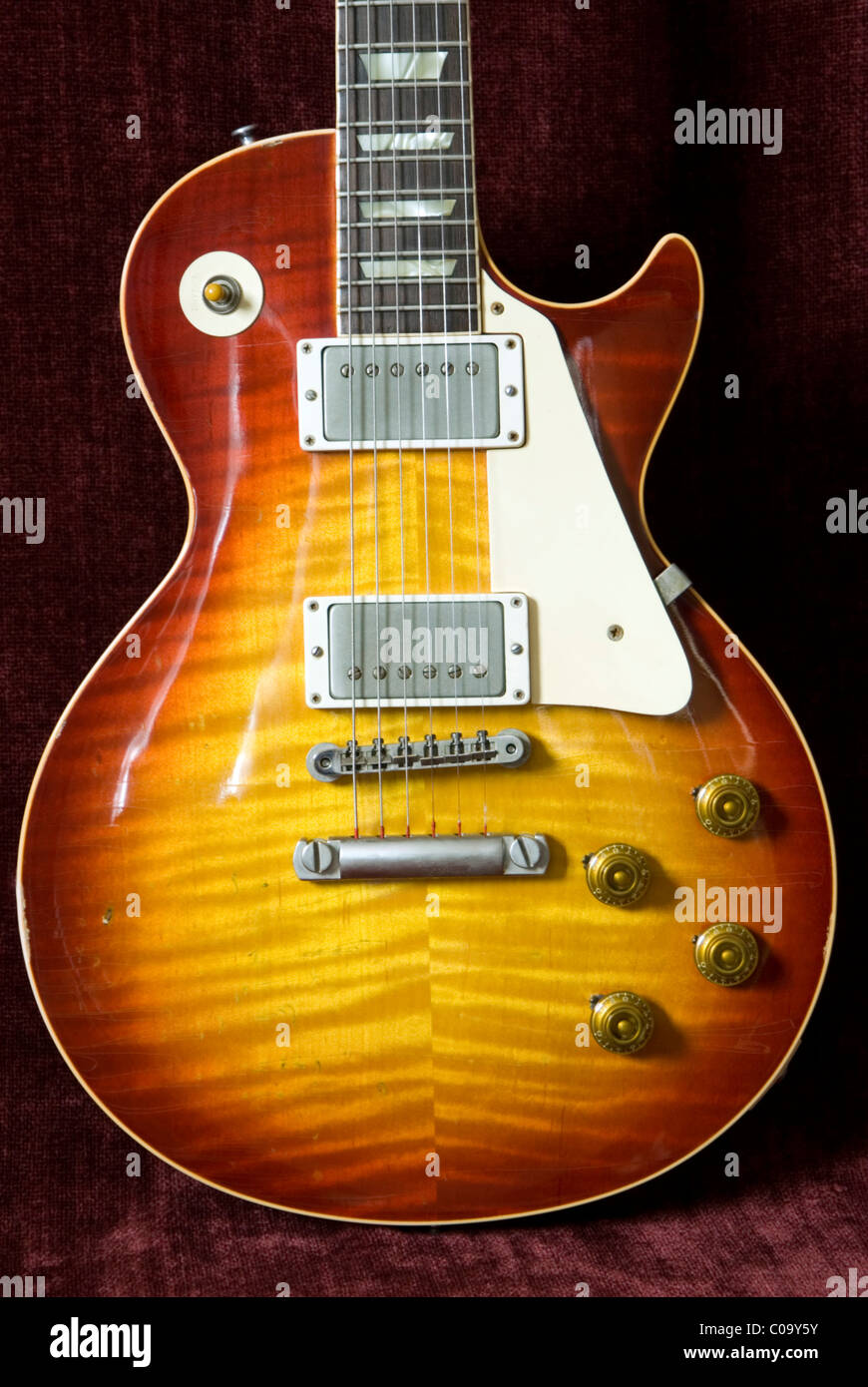Vintage Gibson Les Paul sunburst guitare électrique modèle de corps seulement. Banque D'Images