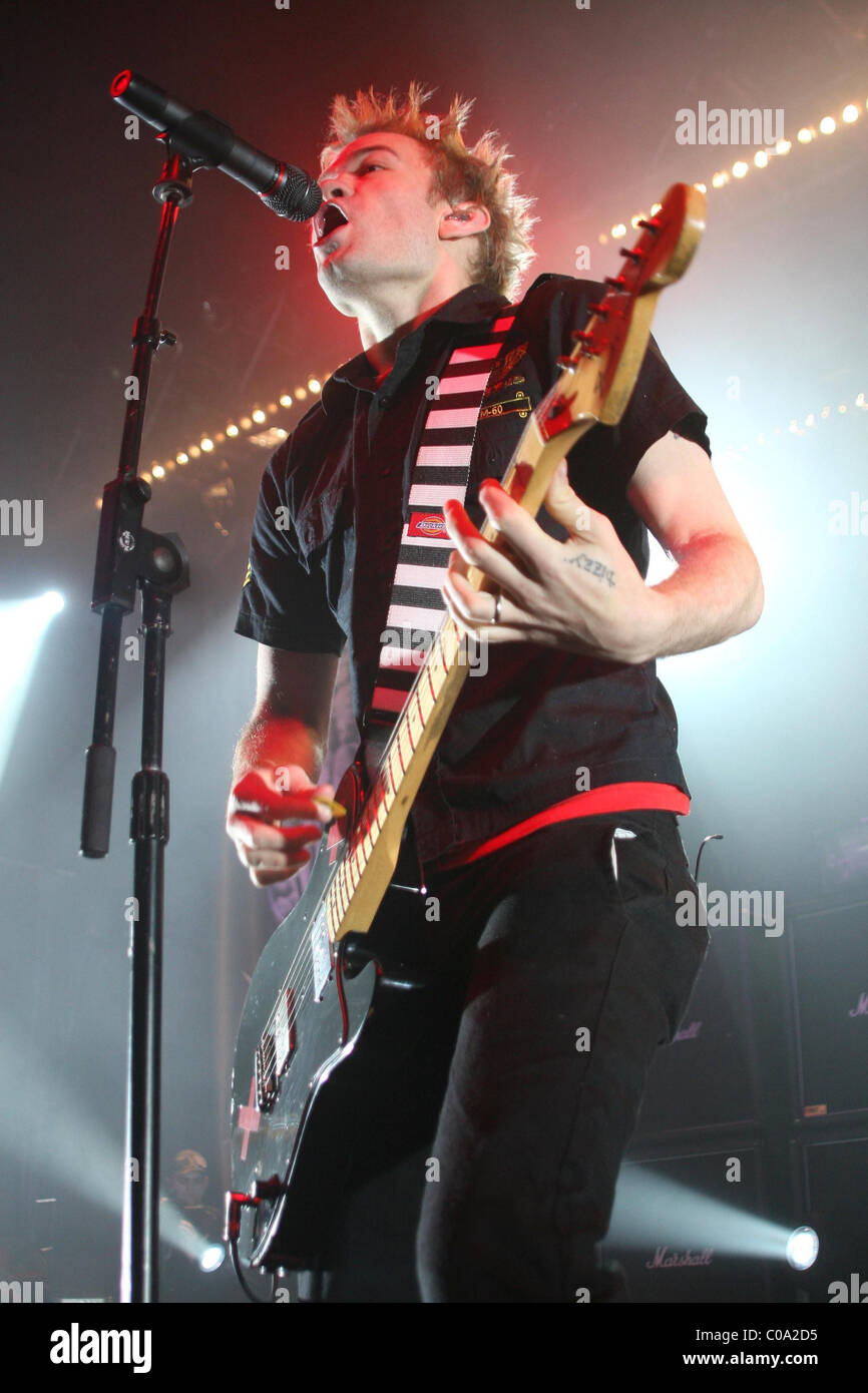 Deryck Whibley, Sum 41 effectuant à la Manchester Academy Manchester, Angleterre - 26.02.08 Banque D'Images