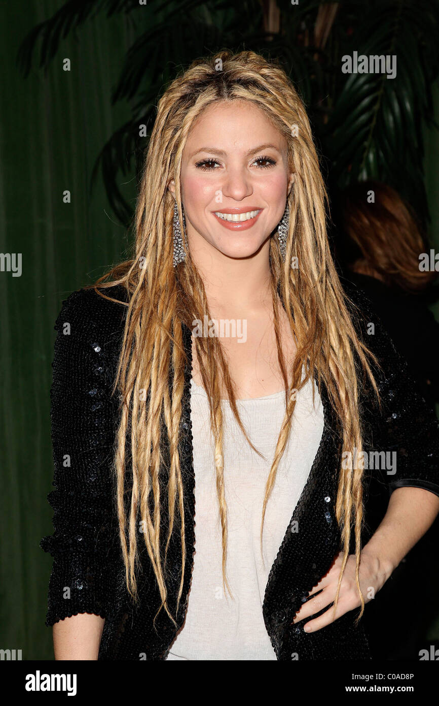Shakira participe à une partie à l'hôtel Bowery à lancer son nouvel album  'elle Wolf" et pour célébrer sa nouvelle couverture Rolling Stone Photo  Stock - Alamy
