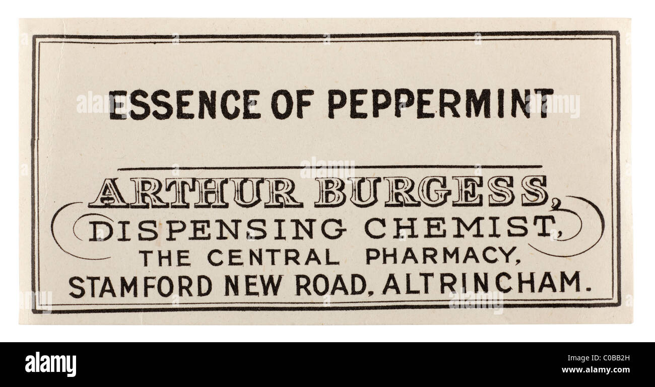 Old vintage pharmacie étiquette pour Essence de menthe poivrée du UN H Burgess, de Altrincham. Seulement ÉDITORIALE Banque D'Images