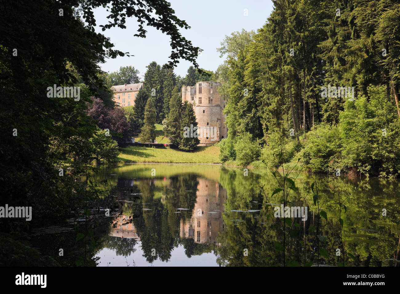 beaufort-grand-duch-de-luxembourg-l-europe-12-me-si-cle-ch-teau-de