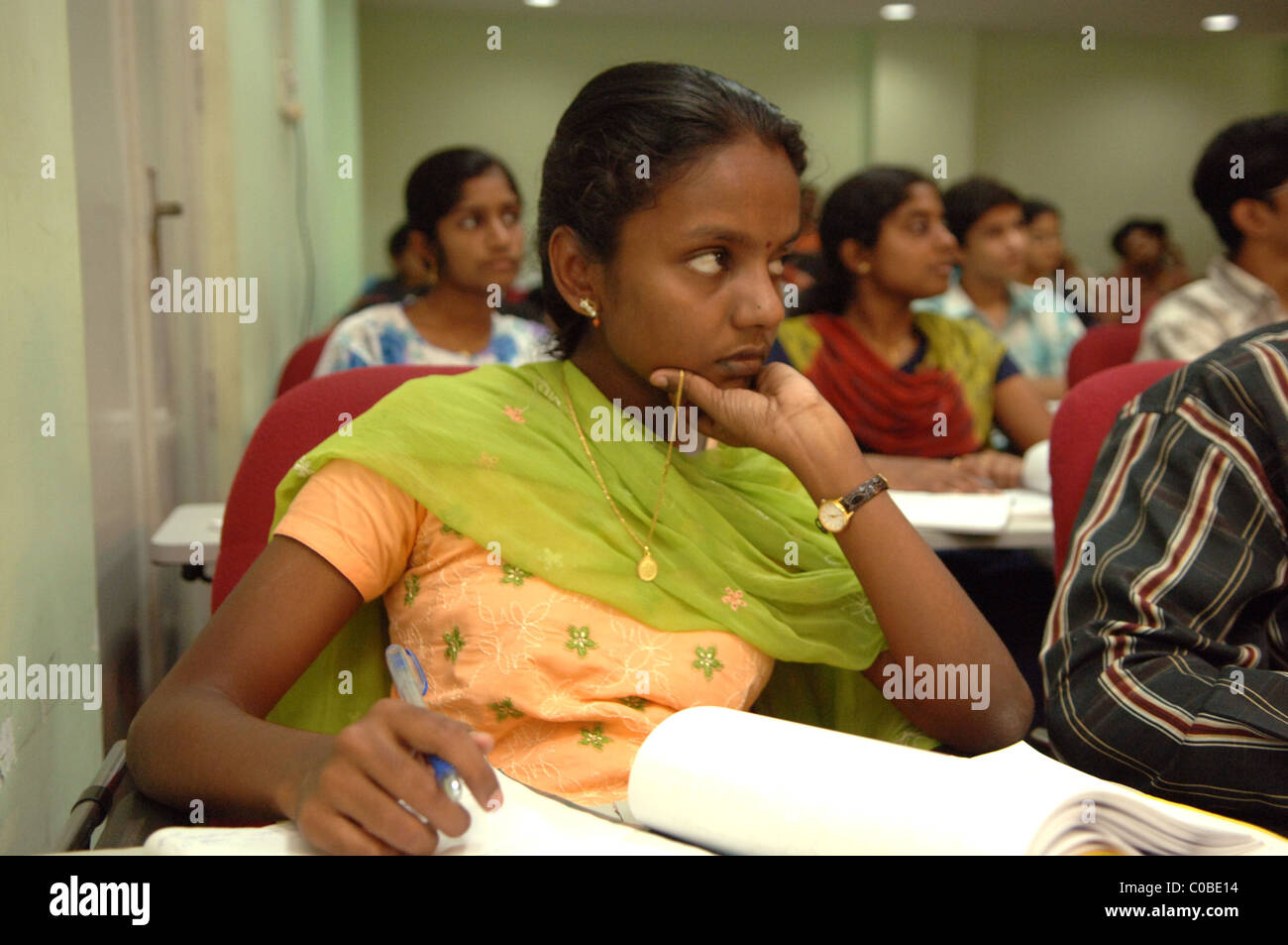 Étudiante en classe à l'une des célèbres collèges de l'ITI - ce un basé à Chennai (Madras). Banque D'Images