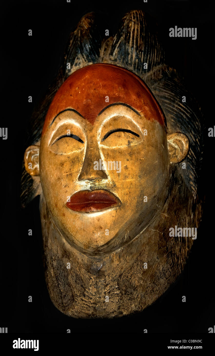 Les Punu Gabon masque africain Afrique du xixe siècle Photo Stock - Alamy