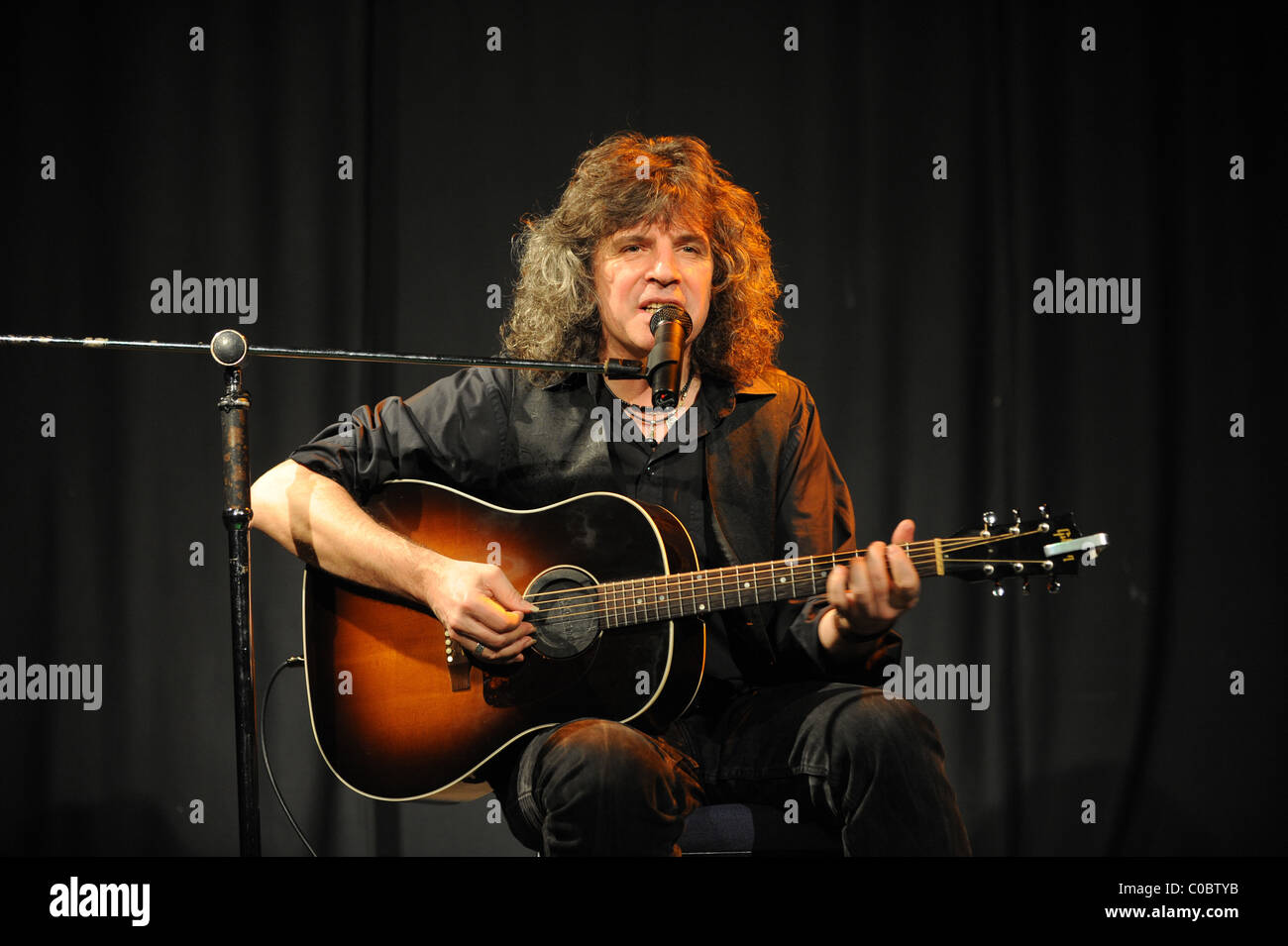 Claude Bourbon un français / musicien Suisse, guitariste, chanteur Photo  Stock - Alamy