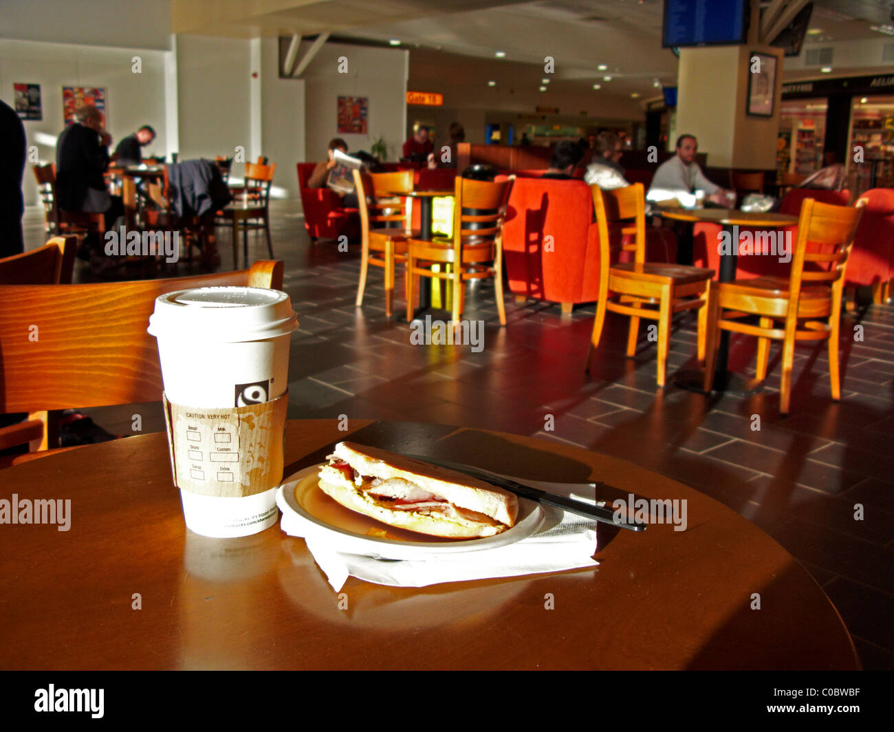 Panini café et à l'aéroport international de Belfast en Irlande du Nord Banque D'Images