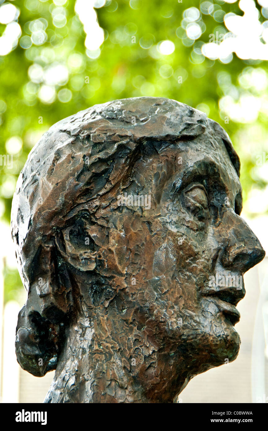 Buste de Virginia Woolf, Tavistock Square, Londres ; Büste von Virginia Woolf à Londres, Tvistock Square Banque D'Images