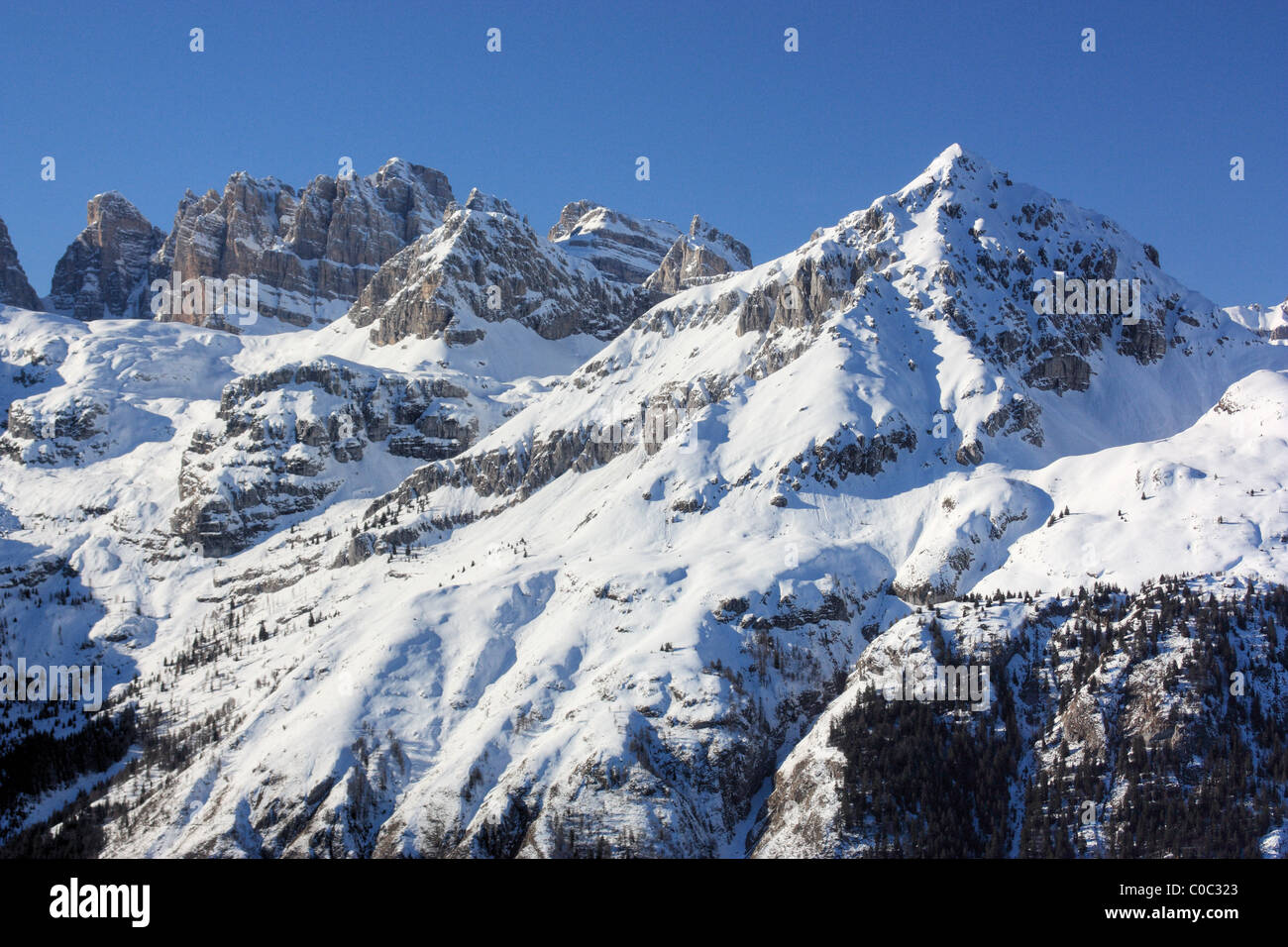 Dolomites de Brenta vue de Paganella, Trentin, Italie Banque D'Images