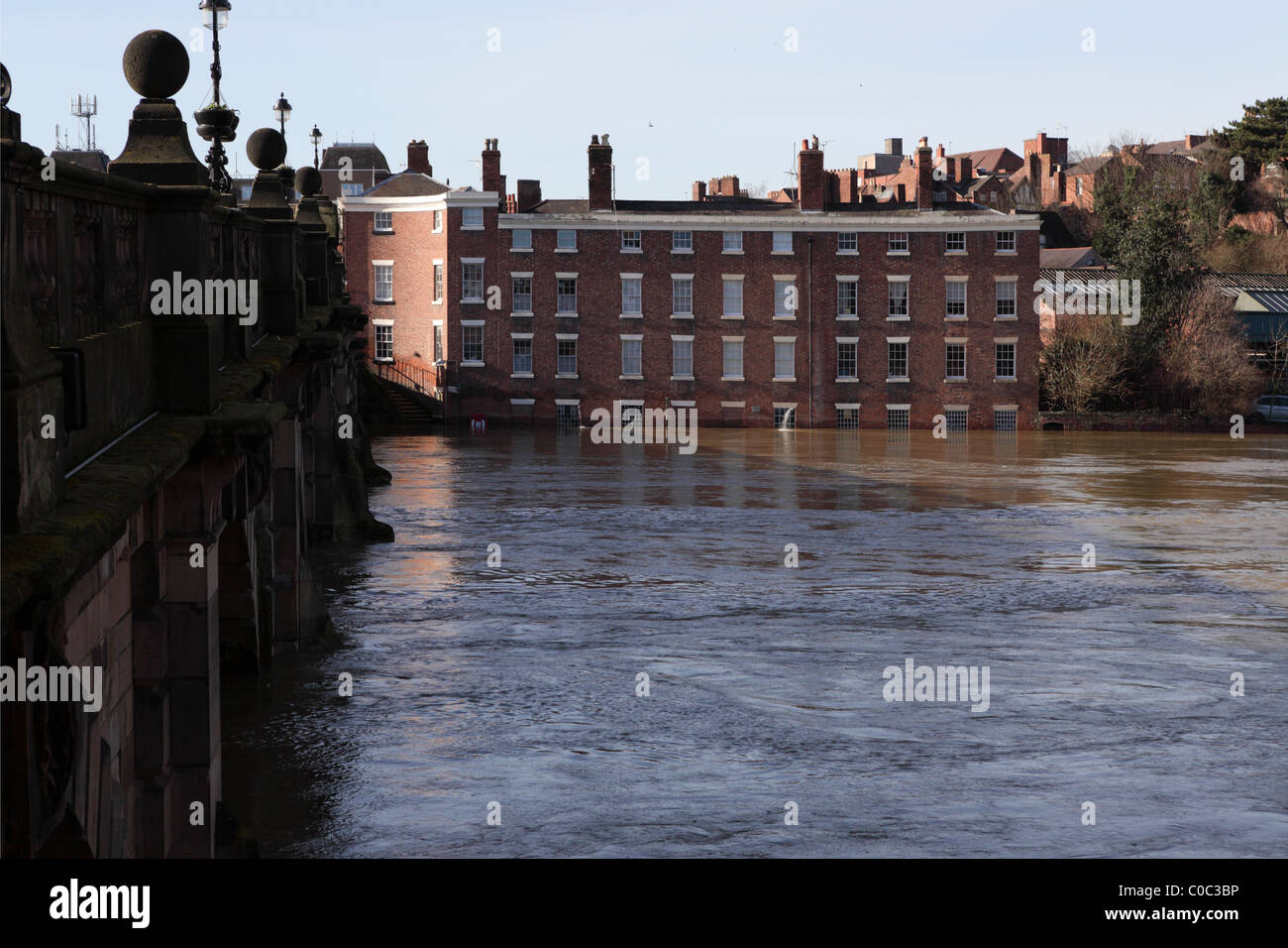 Droit relatif aux inondations de l'hiver dans la ville de Shrewsbury Shropshire. Banque D'Images