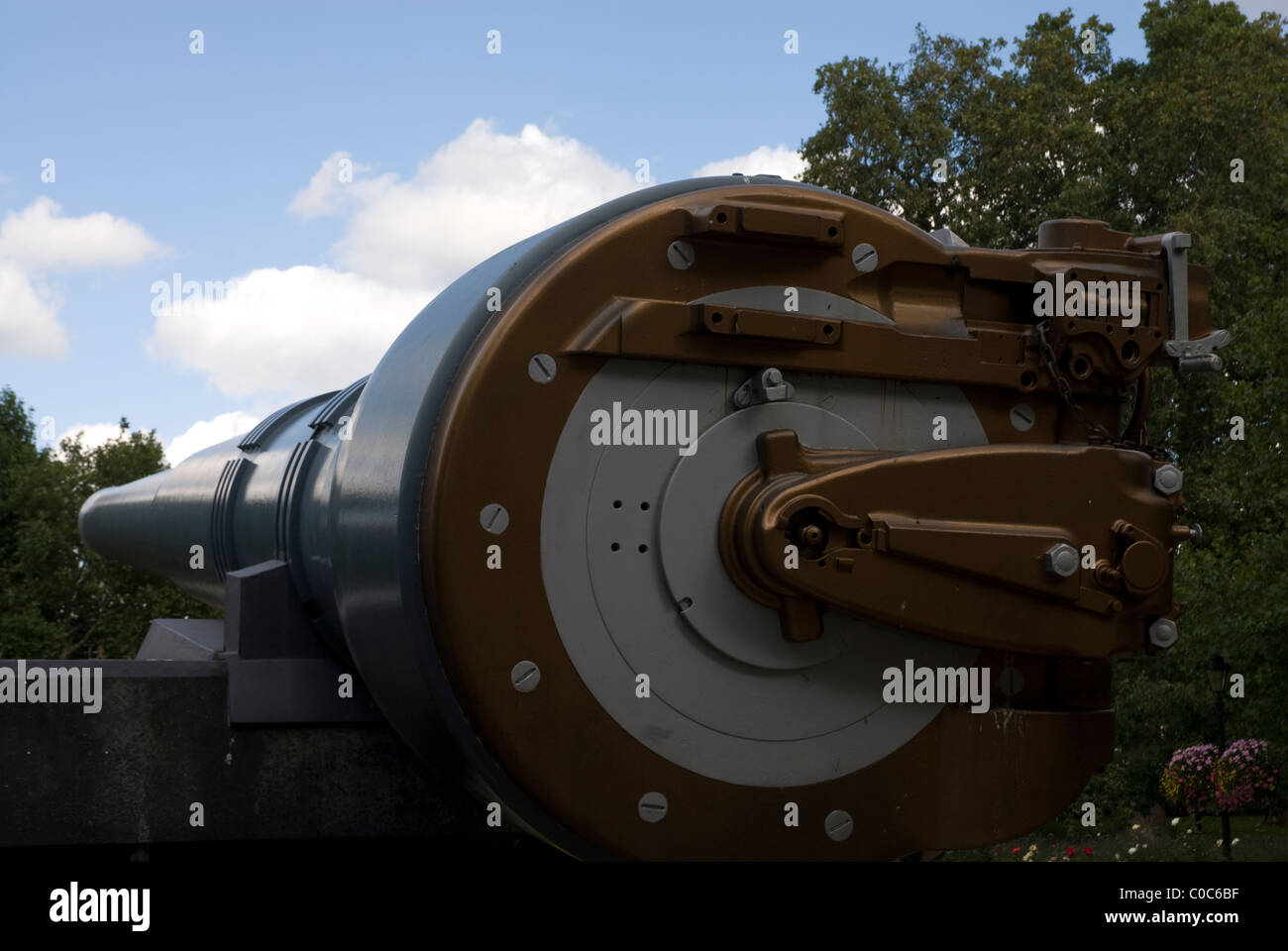 Canon de HMS Resolution sur l'affichage à l'extérieur de l'Imperial War Museum Lambeth Road Londres NW1 Banque D'Images