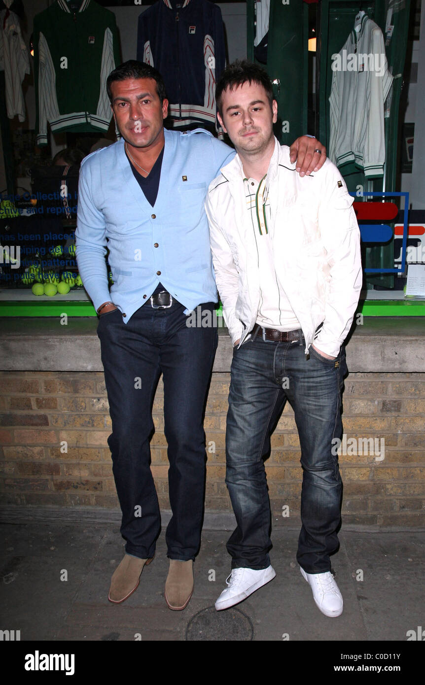 Tamer Hassan et Danny Dyer Fila l hote d une fete pour celebrer 35 ans dans le sport tenue a la Fila de pop up store a Londres Angleterre Photo Stock Alamy