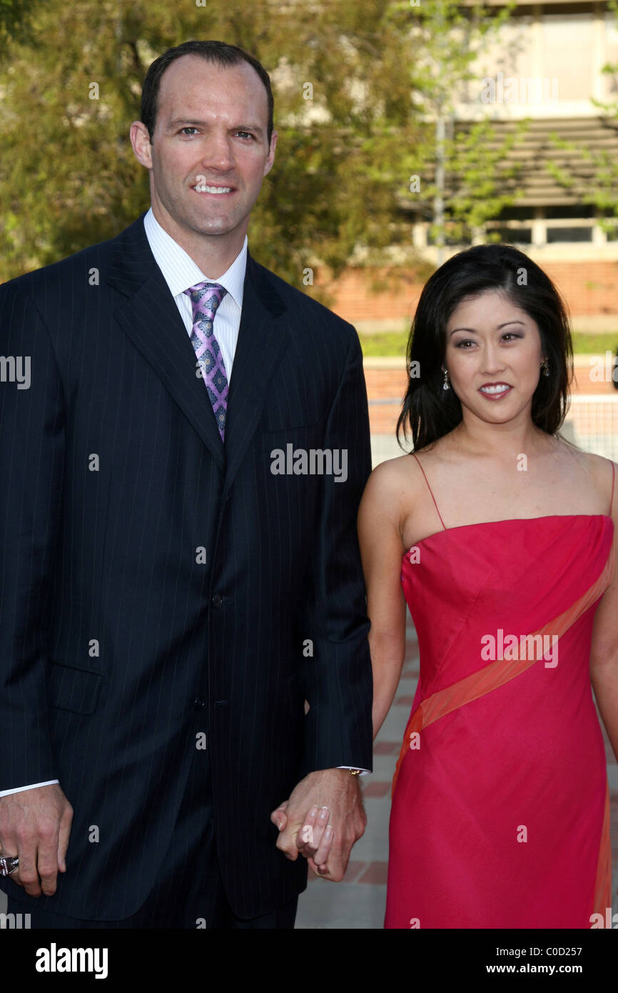 Kristi Yamaguchi et Bret Hedican l 2008 JC Penny Asian Excellence Awards tenue au Royce Hall, campus de l'UCLA. Los Angeles, Banque D'Images