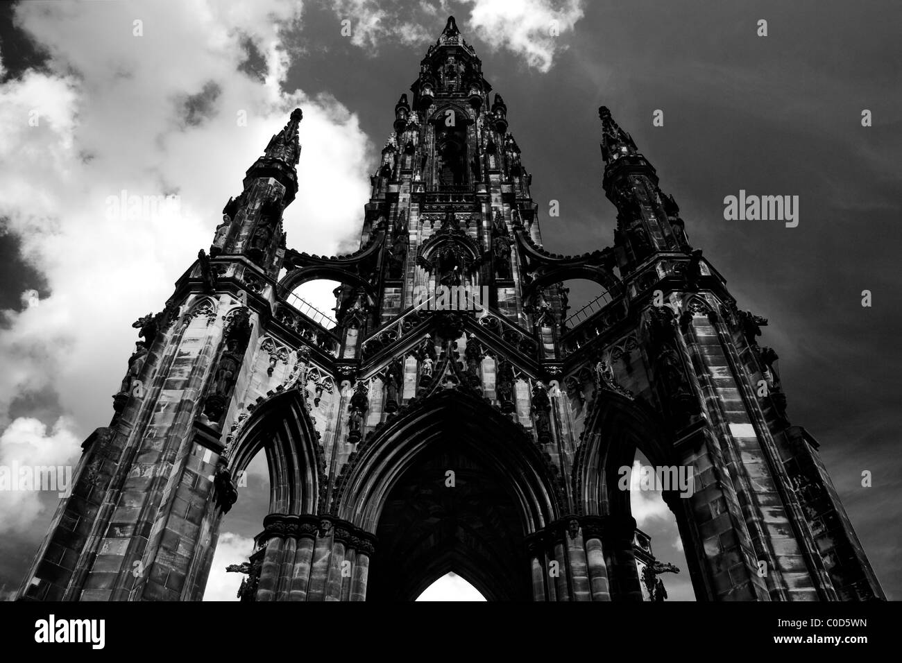 Image en noir et blanc du Scott Monument, Édimbourg, Écosse. Banque D'Images