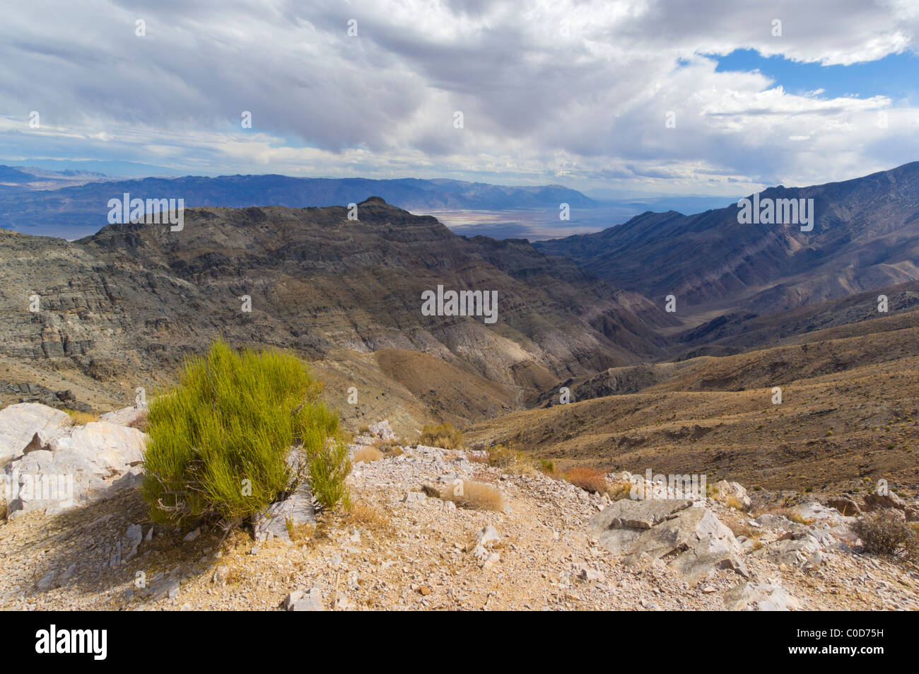 Panamint range et le Grapevine Mountains de l'Amargosa vont de l'Aguereberry point Death Valley National Park Californie Banque D'Images