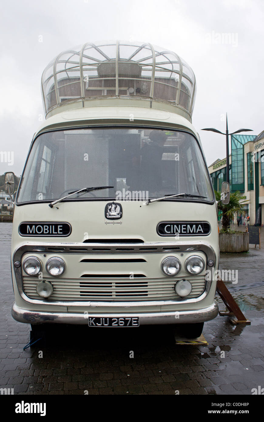 Un Vintage ' cinéma mobile ' bus, demandé par le ministère de la technologie en 1967. Banque D'Images