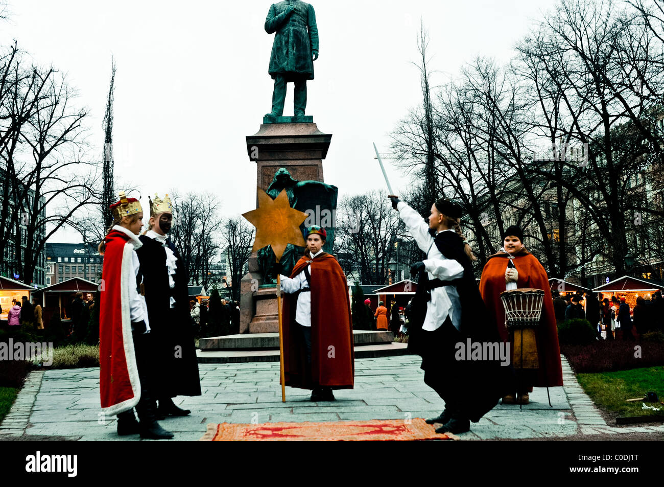 La vie quotidienne, de théâtre de rue d'Helsinki Noël performance Banque D'Images