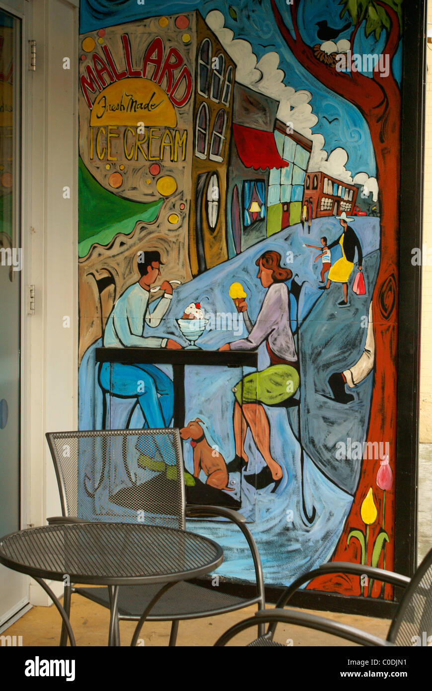Peinture murale montrant un couple eating ice cream à un café en plein air, Bellingham, Washington State, USA Banque D'Images