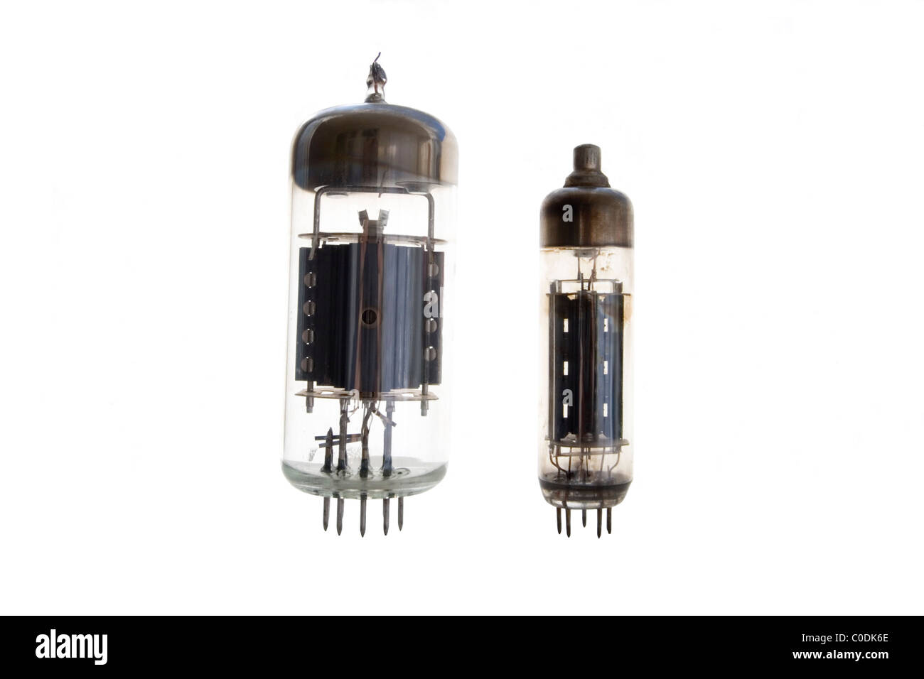 Tube à vide électronique sur un fond blanc Banque D'Images