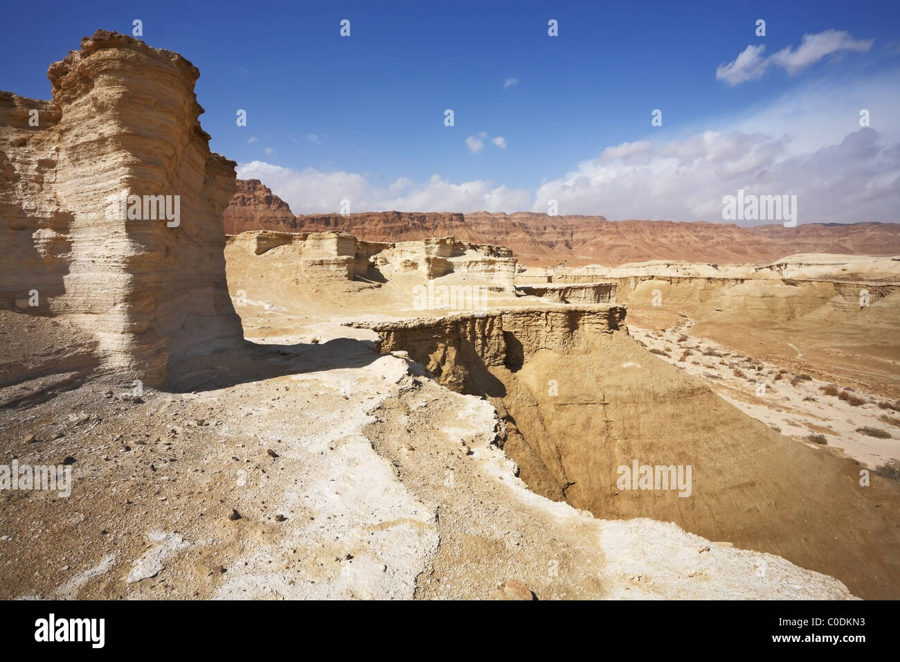 Les canyons, falaises et rochers de grès dans le désert près de la mer Morte en Israël Banque D'Images