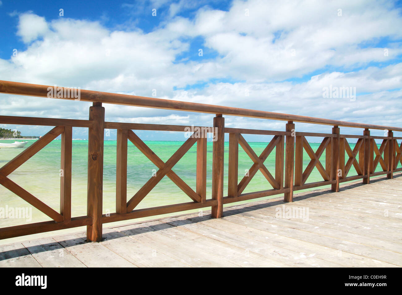 Dock en bois sur la mer des Caraïbes Banque D'Images