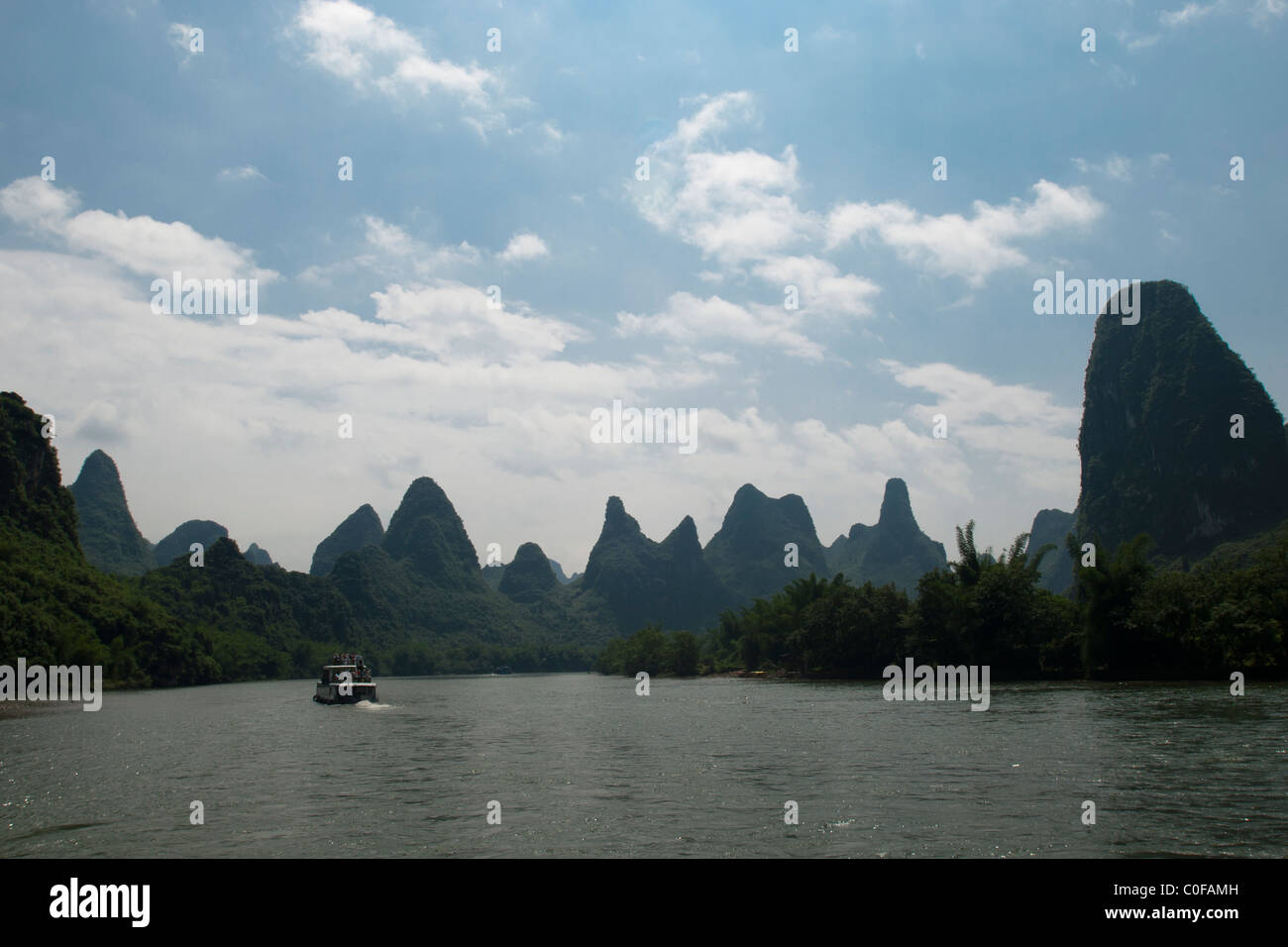 Un beau paysage vu sur un voyage de croisière de Guilin à Yangshuo Banque D'Images