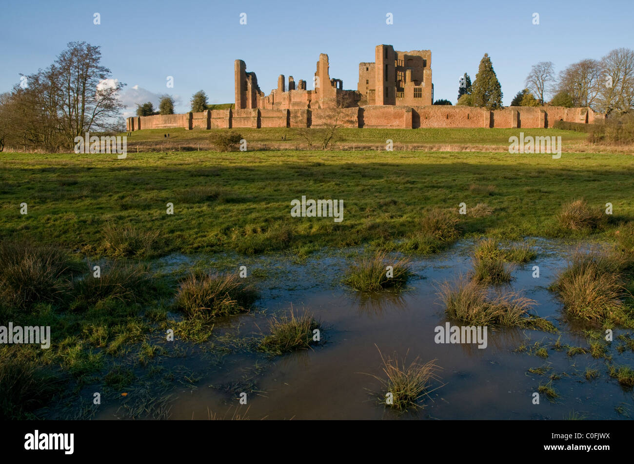 Le château de Kenilworth sur soleil du printemps et la fin de l'hiver. Banque D'Images
