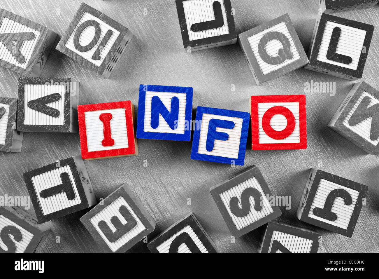 Blocs en bois avec le mot d'information en couleur Banque D'Images