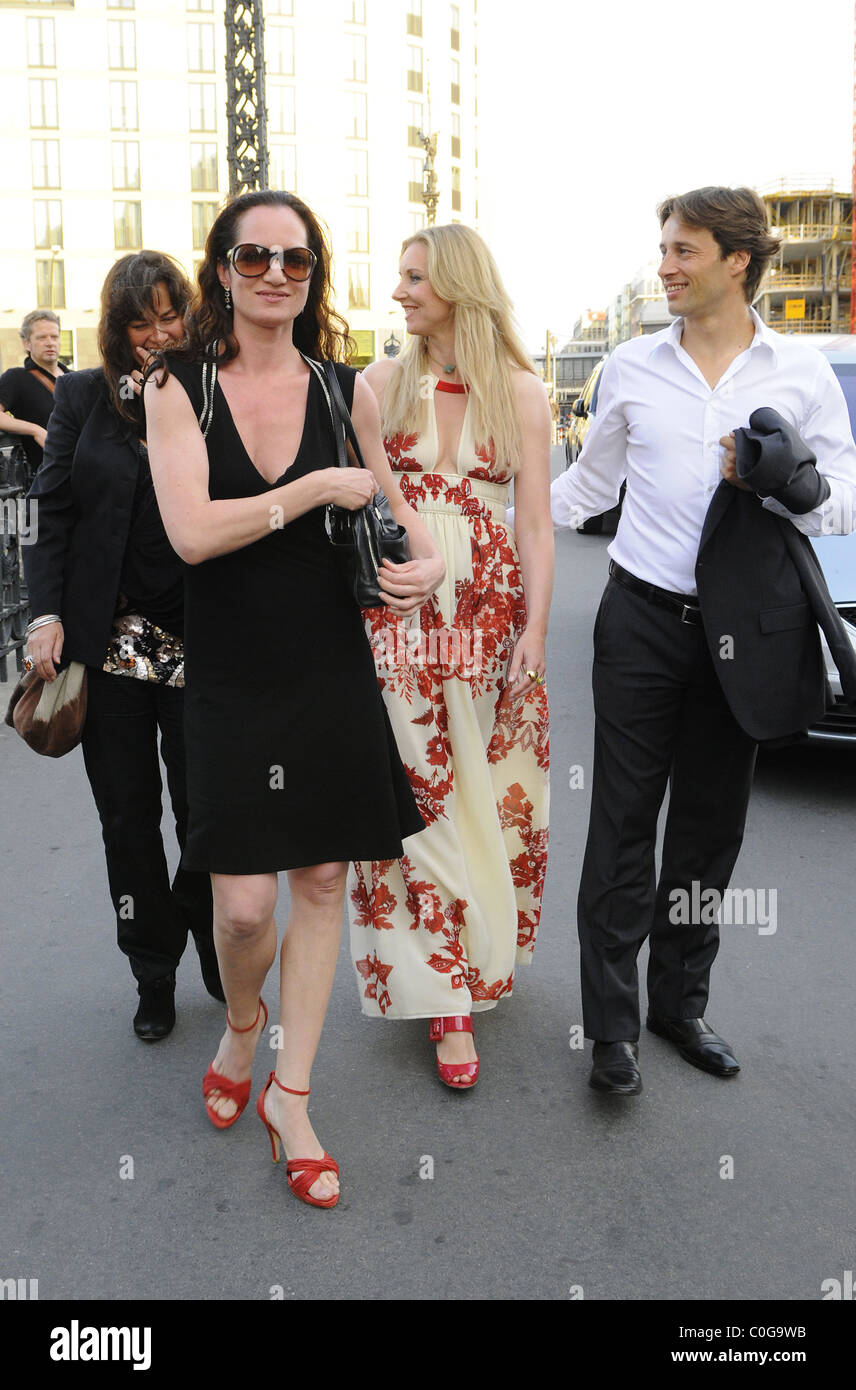 Invité, Natalia Wörner, Jette Joop, mari Christian Elsen arrivant à grill royal pour le magazine allemand 'Vogue' partie Banque D'Images