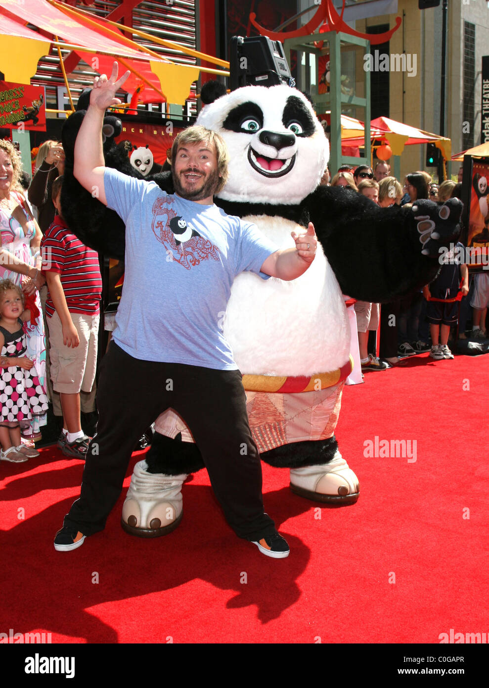 Jack Black et Kung Fu Panda 'po' Kung Fu Panda LA PREMIERE Grauman's Chinese Theatre de Los Angeles, CA - 01.06.08 Banque D'Images