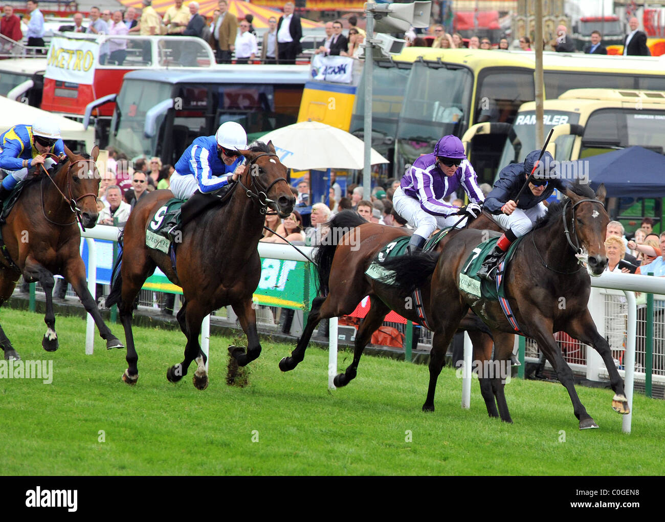 Soldier of Fortune monté par J. Murtagh remporte le Juddmonte Coronation Cup. Derby d'Epsom - Mesdames jour Surrey, Angleterre - 06.06.08 Banque D'Images