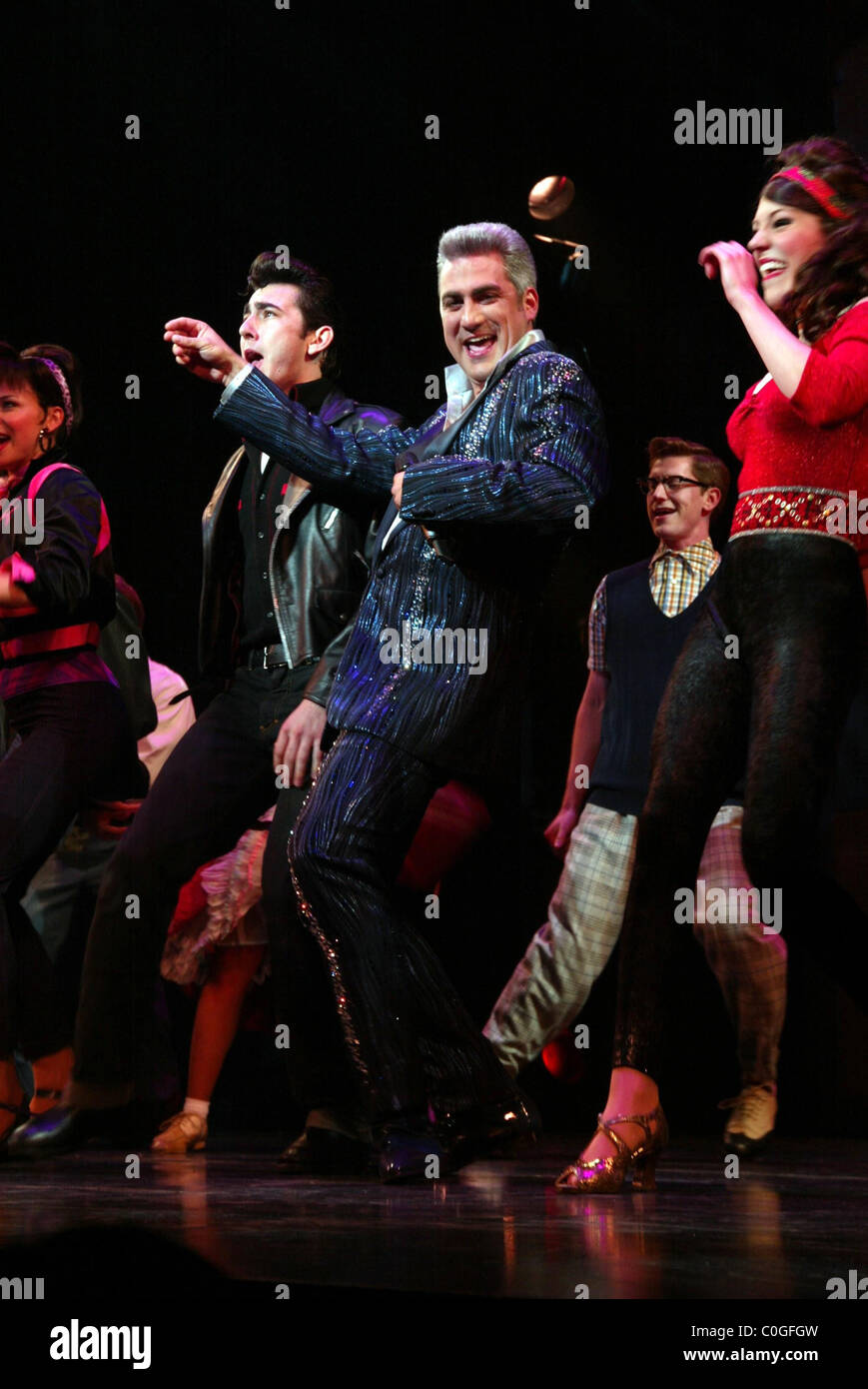 Taylor Hicks d'Amercian Idol prend son Curtain Call après sa première performance en tant que Teen Angel dans la comédie musicale Banque D'Images