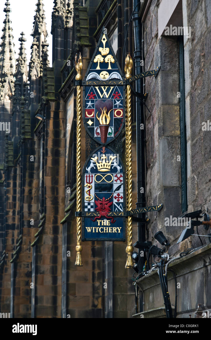 Dh Lawnmarket ROYAL MILE EDINBURGH Edinburgh le Witchery signe Royal Mile Banque D'Images