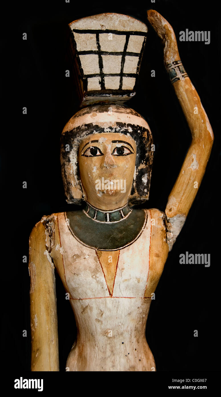 Statue peinte servante dynastie 12 1950 BC Egypte Musée Égyptien Banque D'Images