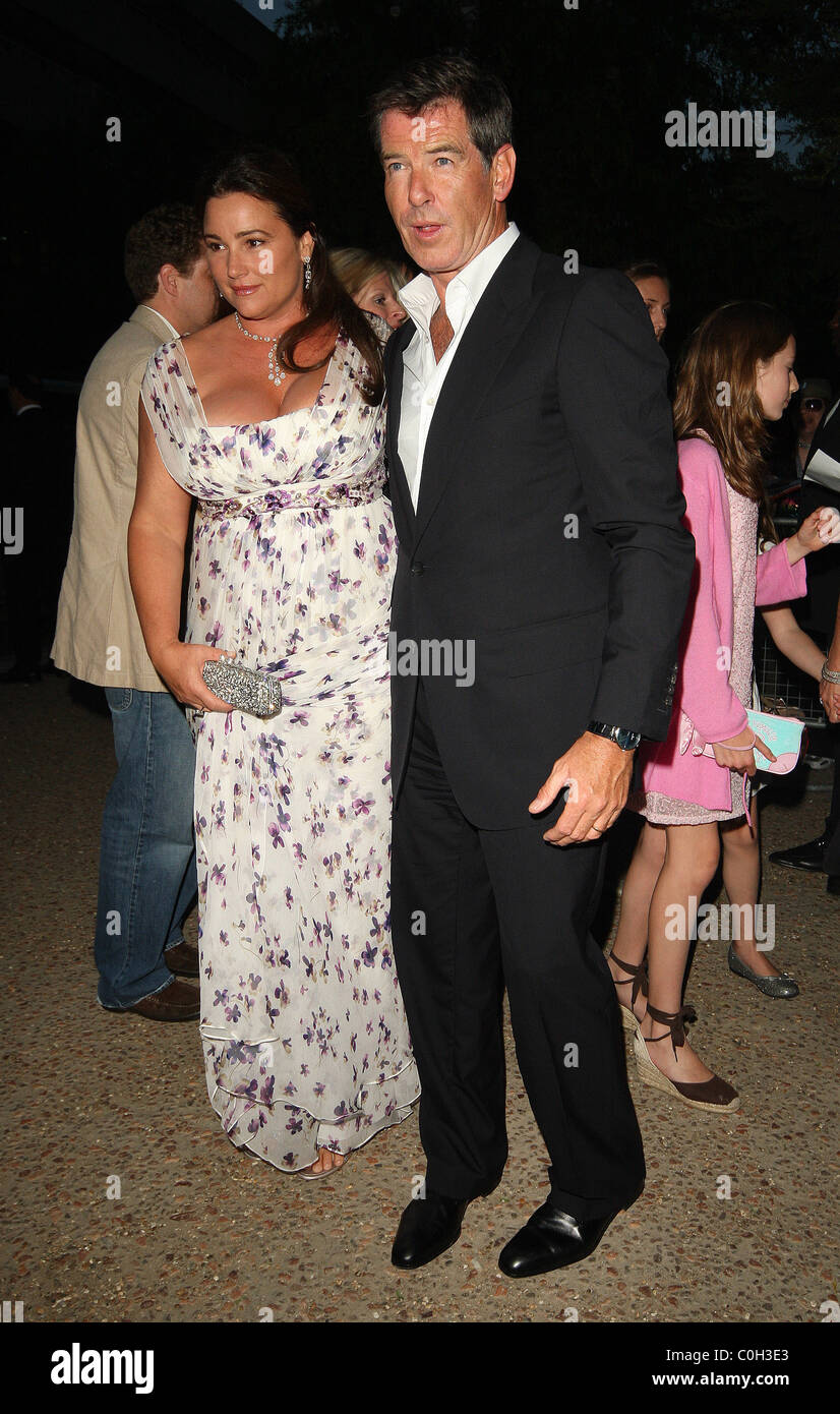 Pierce Brosnan et femme Keely Shaye Smith 'Mamma Mia' UK premiere partie - Après Londres, Angleterre - 30.06.08 Banque D'Images