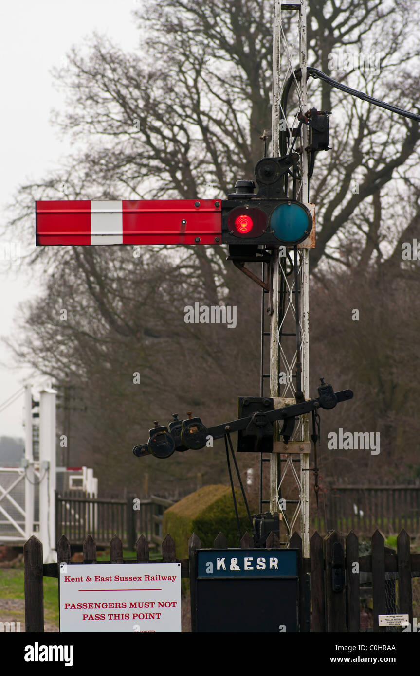 Signal de chemin de fer à l'ancienne et l'Angleterre Banque D'Images