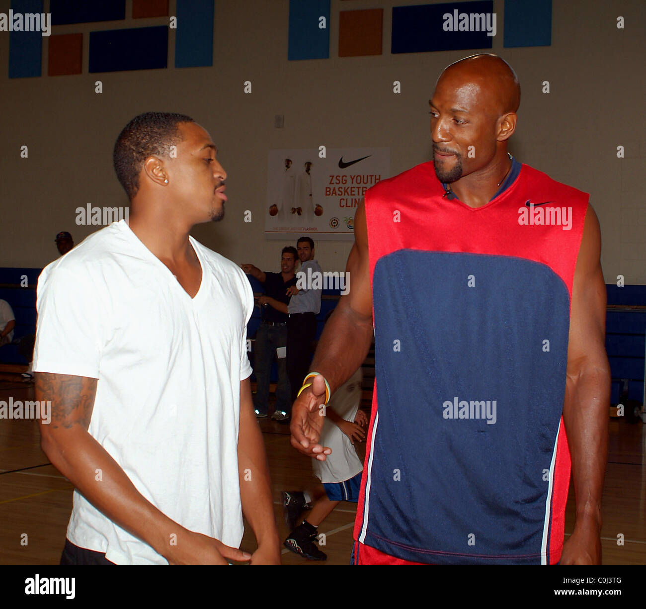 Champions NBA, Alonzo 'zo' Deuil et Dwyane Wade 'Flash' aka D.Wade, à la  Clinique de basket-ball des jeunes Nike ZSG au Miramar Photo Stock - Alamy