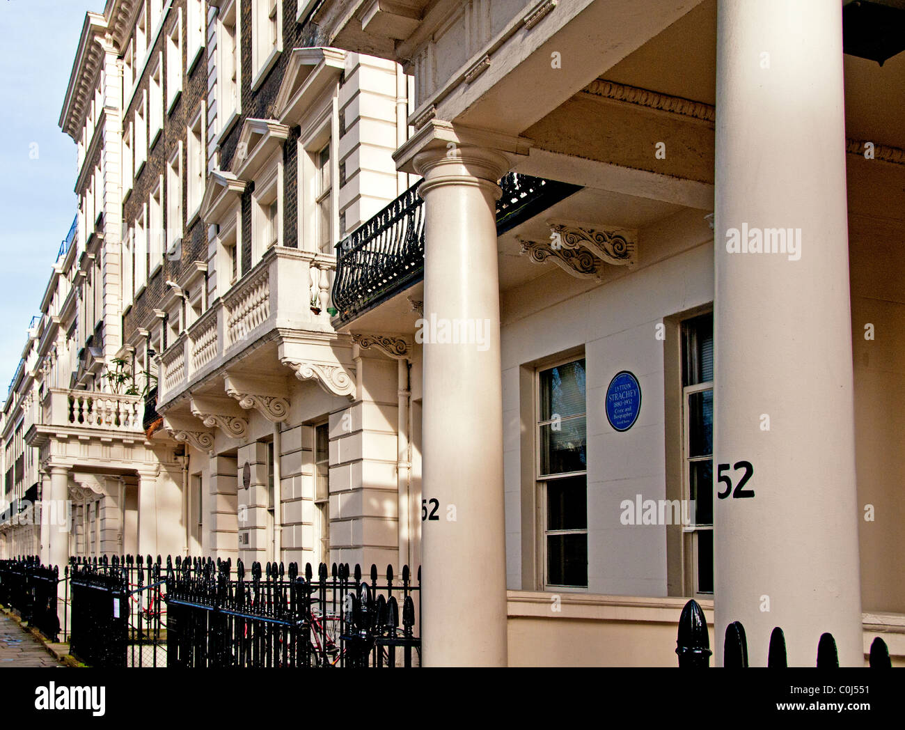 Maisons à Bloomsbury, Londres ; Häuserzeile à Londres, Gordon Square (Bloomsbury) Banque D'Images