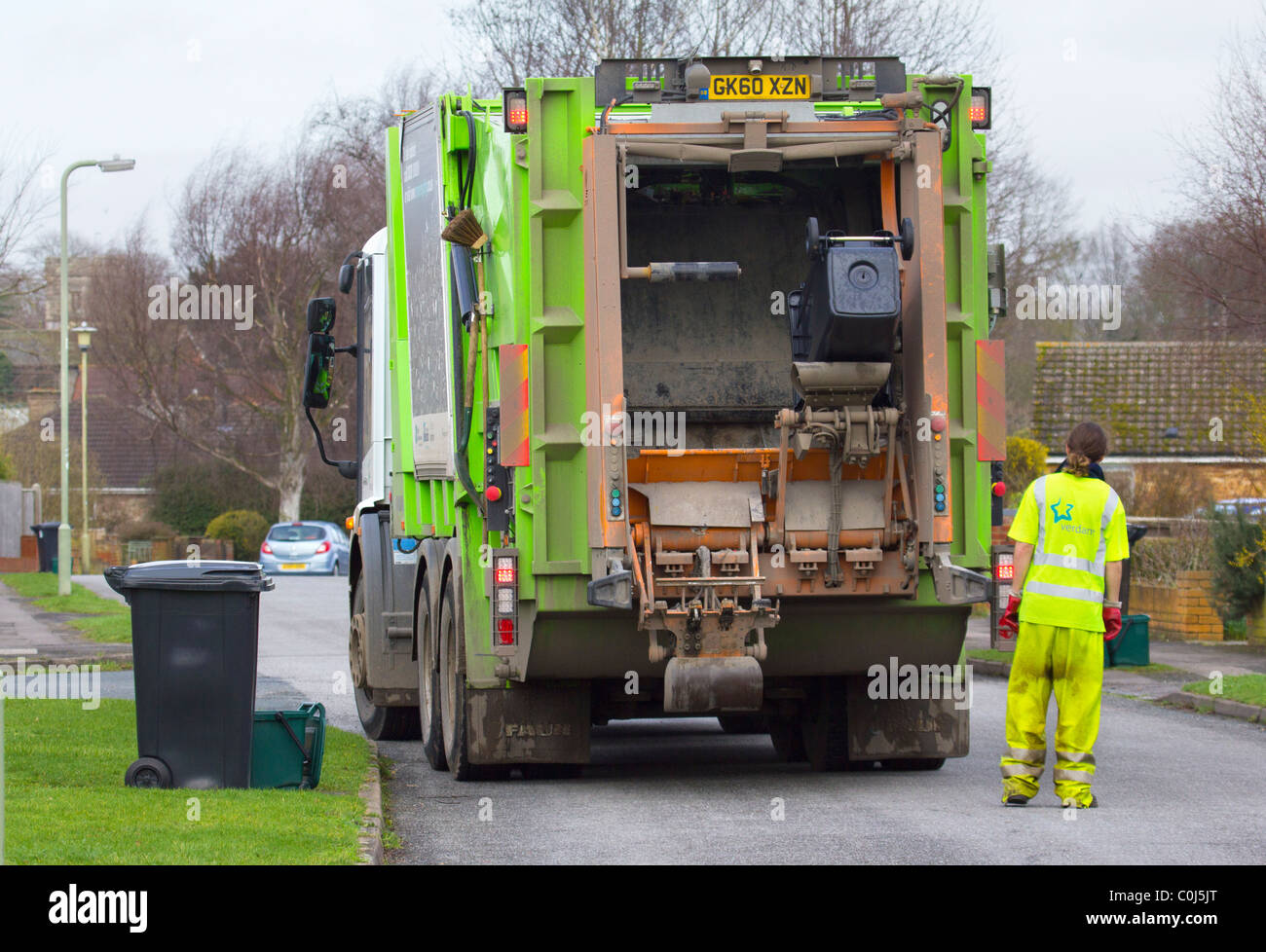 Jour de collecte des déchets dans l'Oxfordshire Village Radley Banque D'Images
