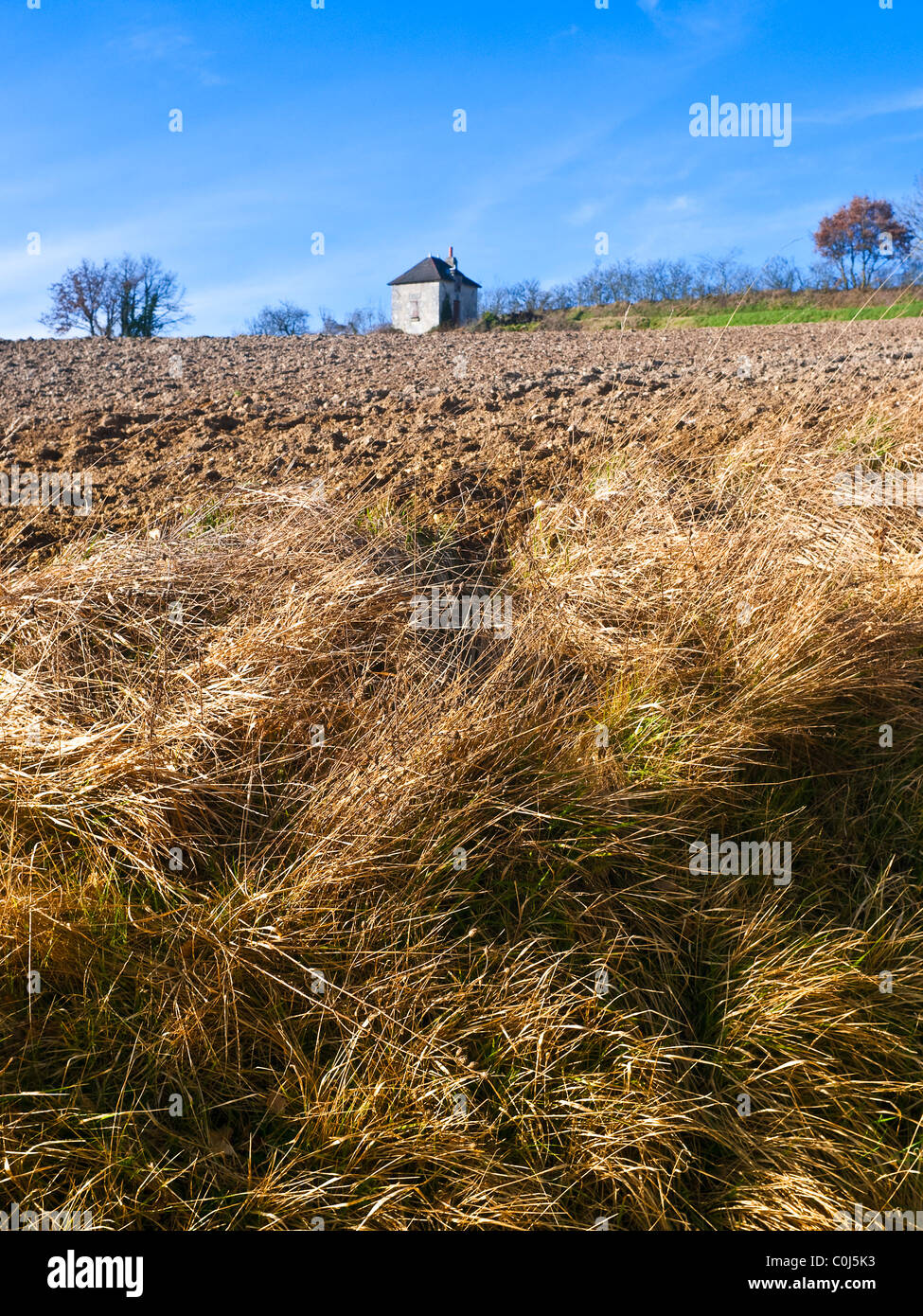 Petite maison sur la colline de berger- France. Banque D'Images