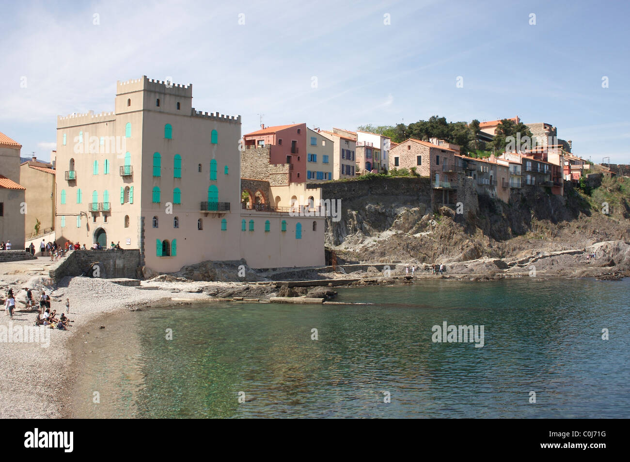 Bâtiments le long du port de Collioure, France Banque D'Images