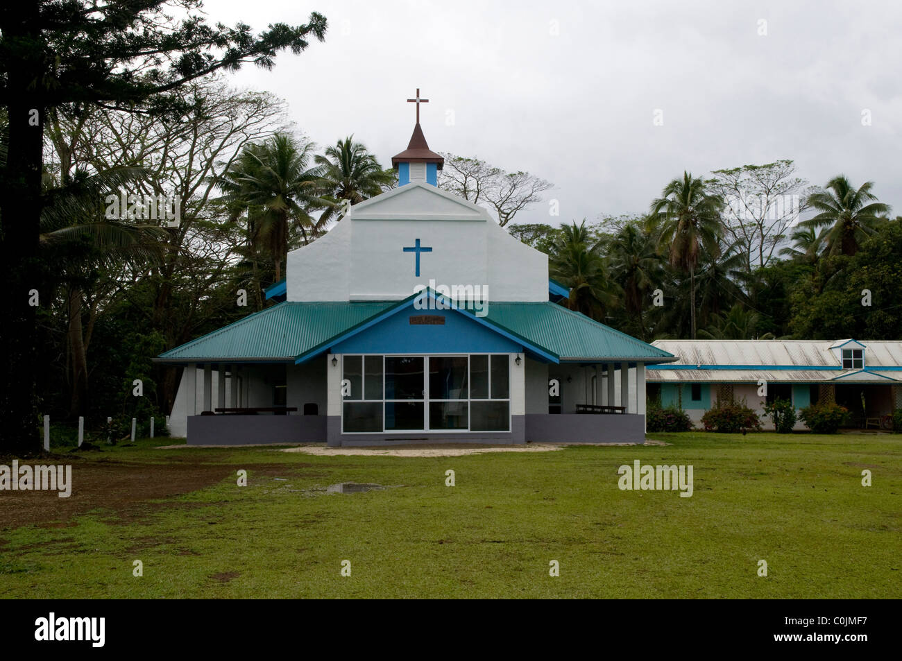 Église pour les 500 personnes vivant sur Atiu, une des îles Cook Eine Kirche der für die 500 Femme Südsee-Insel Atiu Banque D'Images