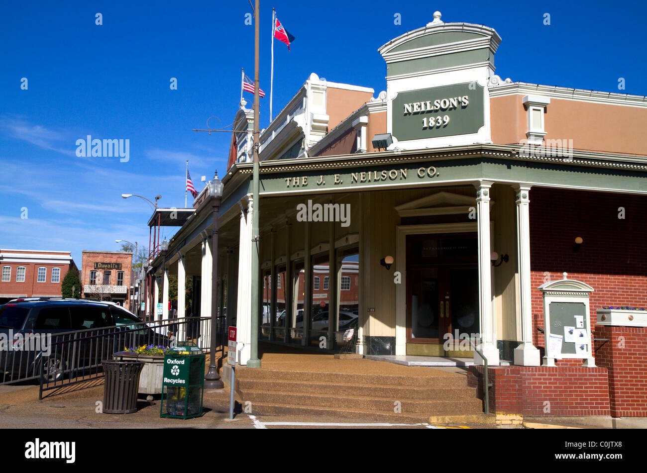 J.E. Neilson Co. bâtiment situé dans le 'Carré' d'Oxford, Mississippi, USA. Banque D'Images