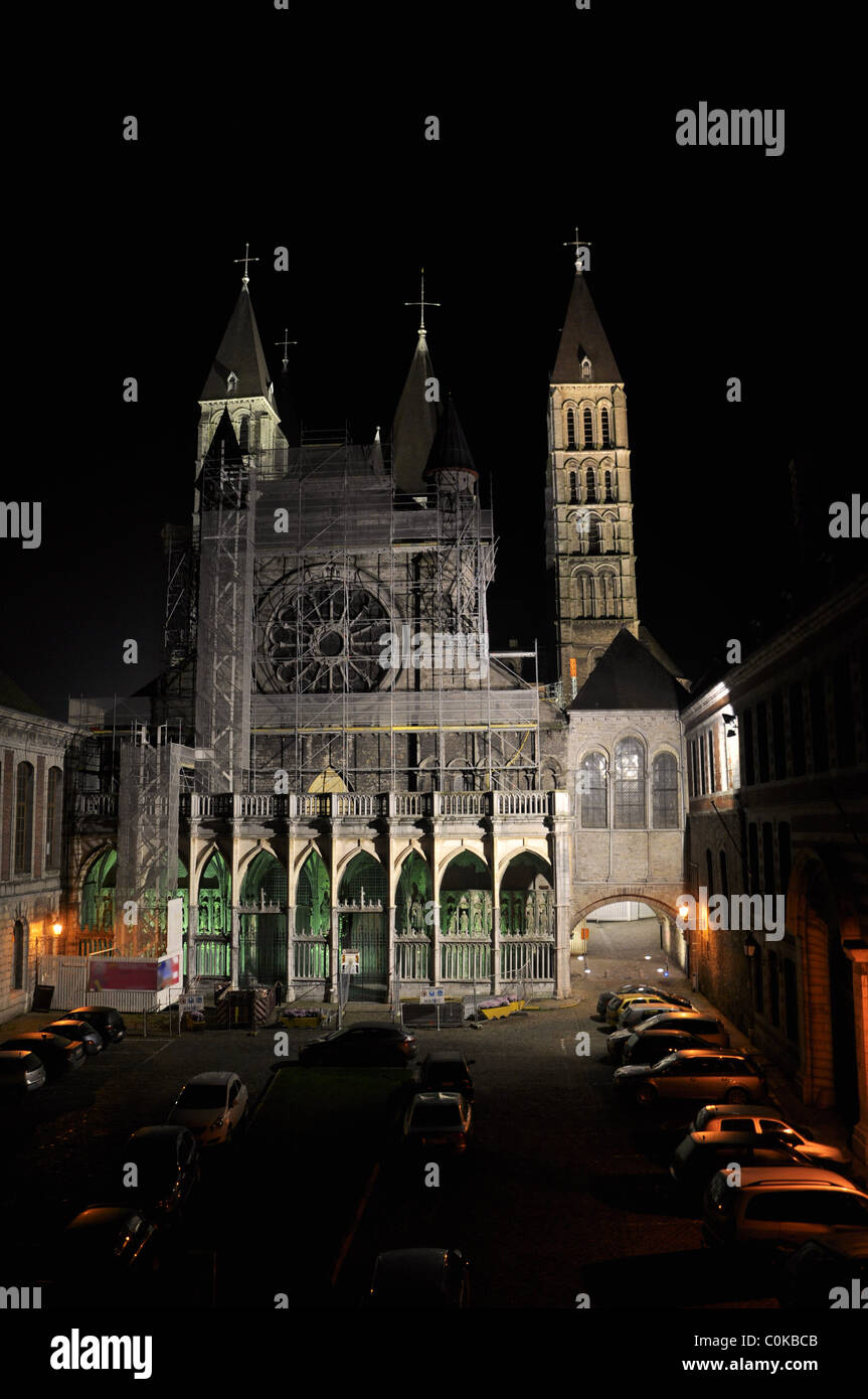 La cathédrale de Notre-Dame à Tournai, la deuxième plus ancienne ville de Belgique. La Cathédrale est inscrite au Patrimoine de l'Unesco. Banque D'Images