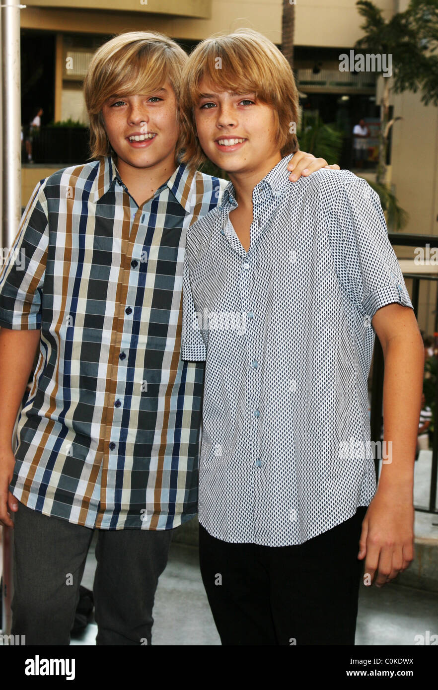 Dylan Sprouse et Cole Sprouse l 'quelque chose', le prix de la partie de 'Teen Choice 2008" au niveau 3 Club à Hollywood Banque D'Images