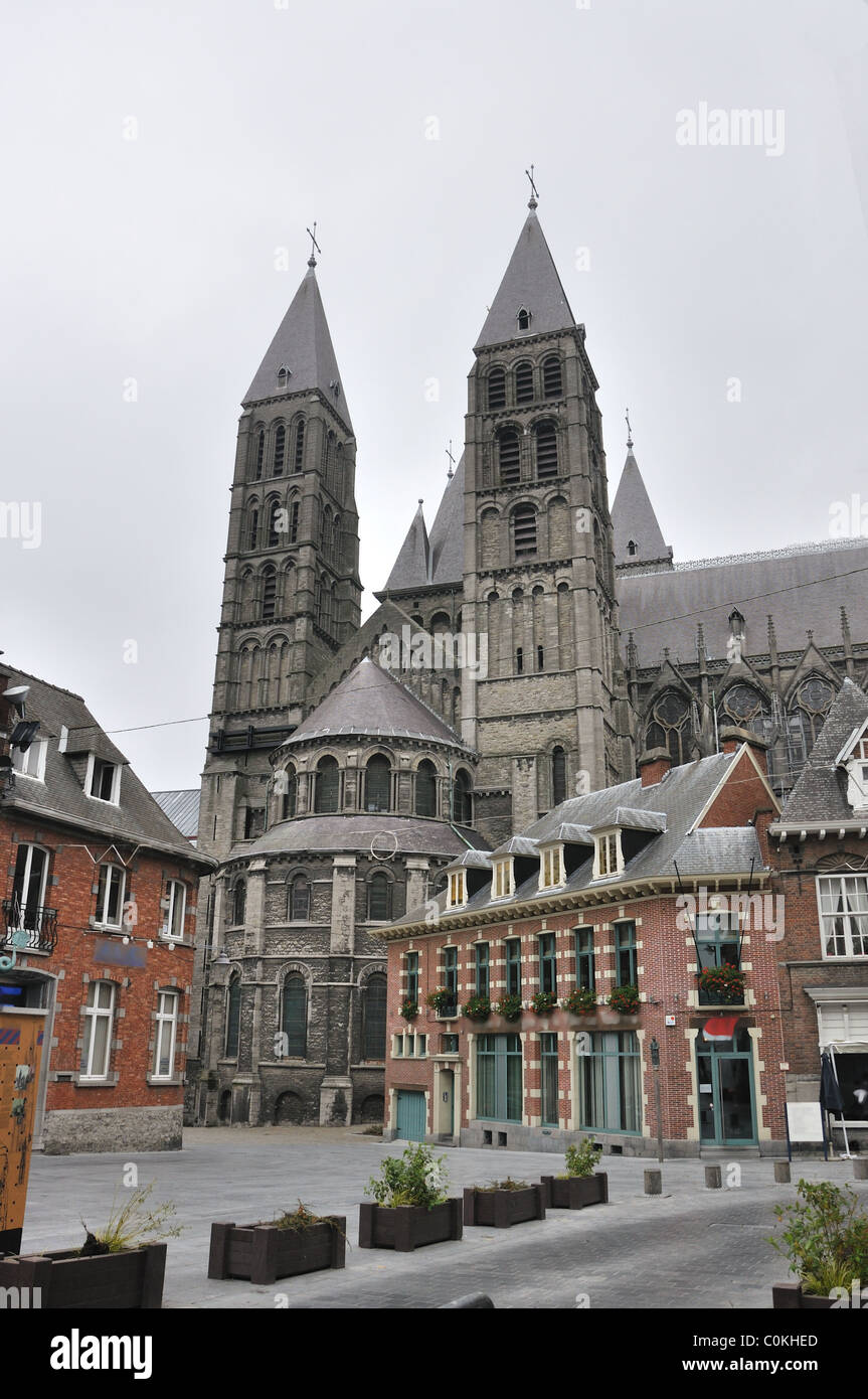 La cathédrale de Notre-Dame à Tournai, la deuxième plus ancienne ville de Belgique. La Cathédrale est inscrite au Patrimoine de l'Unesco. Banque D'Images