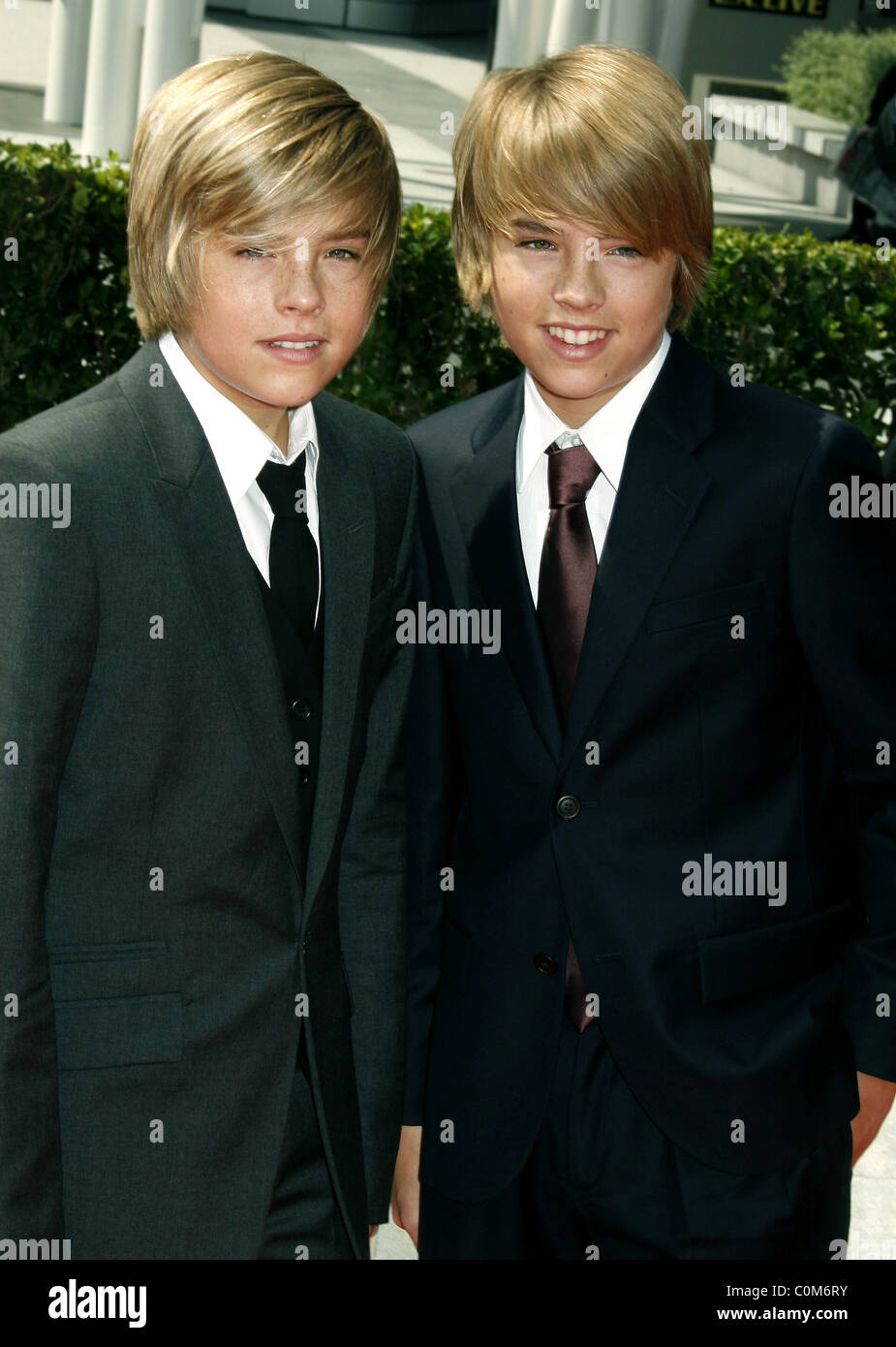 Dylan Sprouse et Cole Sprouse 60e Primetime Creative Arts Emmy Awards au Nokia Theatre - arrivées Los Angeles, Californie Banque D'Images